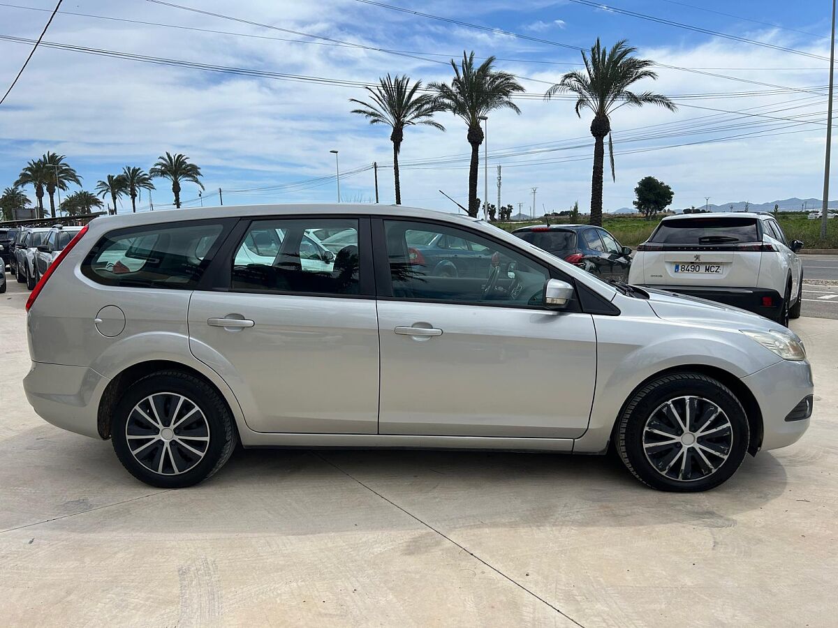 FORD FOCUS TREND ESTATE 1.6 TDCI SPANISH LHD IN SPAIN 102000 MILES SUPERB 2009